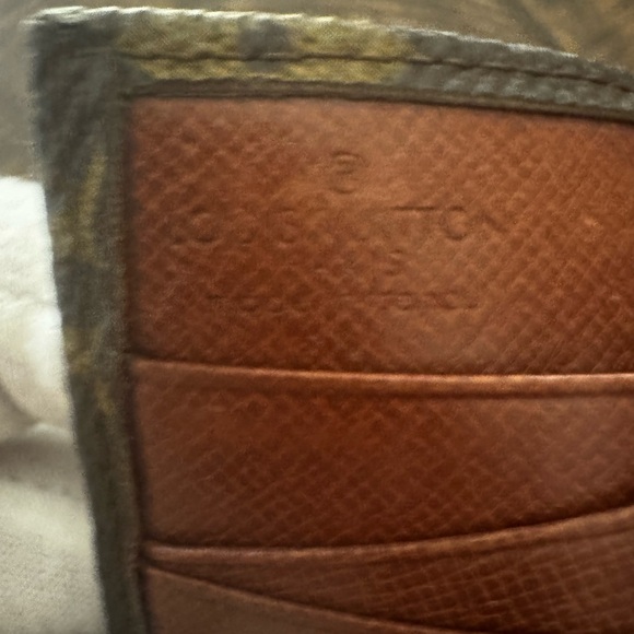 Louis Vuitton
Vintage 1988 Elise Wallet - Picture 10 of 16